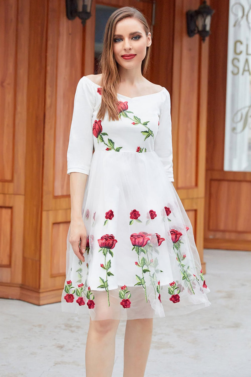 Laden Sie das Bild in den Galerie-Viewer, Weißes V-Ausschnitt Vintage Kleid mit Rosenstickerei