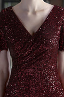 Laden Sie das Bild in den Galerie-Viewer, Burgund Midi Pailletten Partykleid