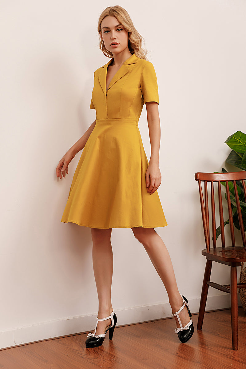 Laden Sie das Bild in den Galerie-Viewer, Revers Gelben 1950er Jahre Kleid
