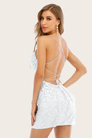 Laden Sie das Bild in den Galerie-Viewer, Weiße Spitze Spaghettiträger Bodycon kleines weißes Kleid mit Applikationen