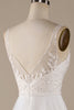 Laden Sie das Bild in den Galerie-Viewer, Elfenbein V-Ausschnitt Brautkleid aus Tüll mit Spitze